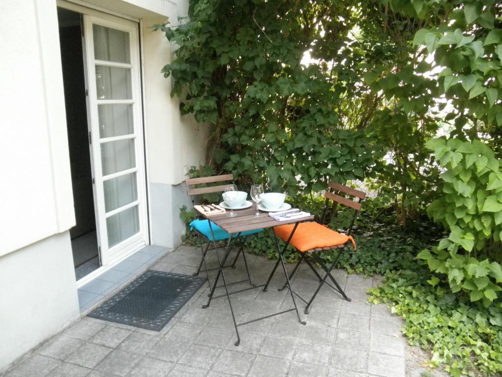 Cecile Apartment *